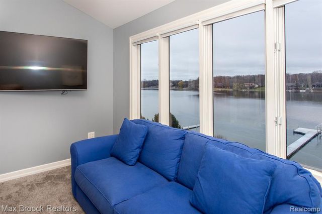 7080 Colony Drive, West Bloomfield, MI 48323
