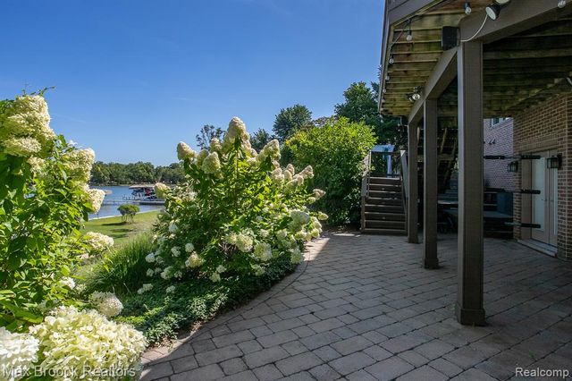 7080 Colony Drive, West Bloomfield, MI 48323