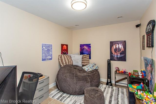 7080 Colony Drive, West Bloomfield, MI 48323