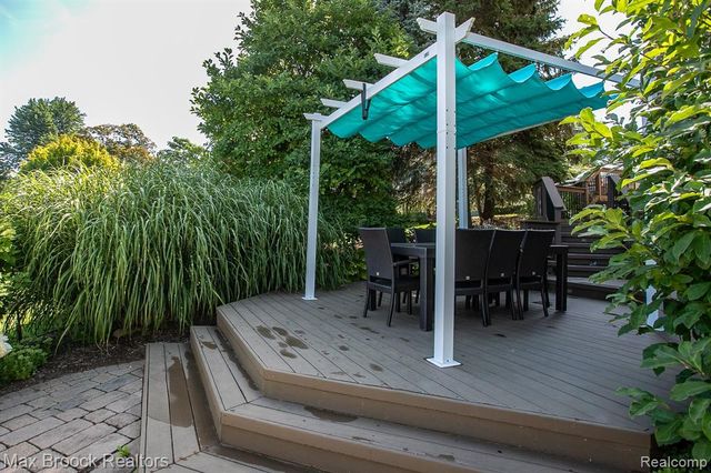 7080 Colony Drive, West Bloomfield, MI 48323