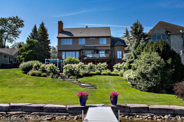 7080 Colony Drive, West Bloomfield, MI 48323