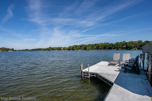 7080 Colony Drive, West Bloomfield, MI 48323