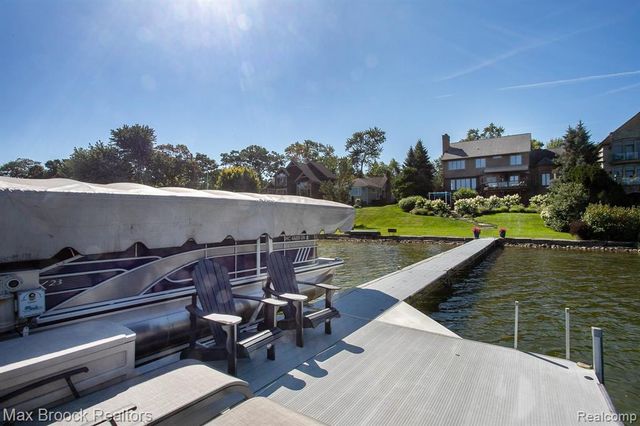 7080 Colony Drive, West Bloomfield, MI 48323
