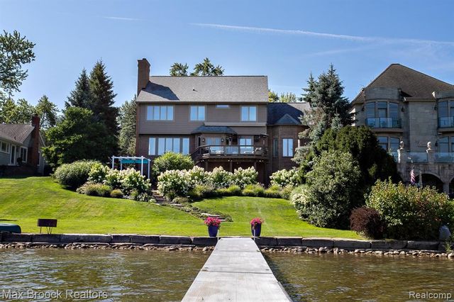 7080 Colony Drive, West Bloomfield, MI 48323