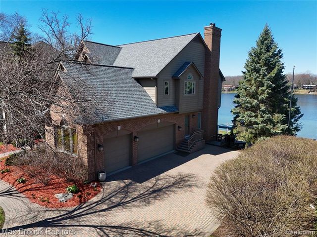 7080 Colony Drive, West Bloomfield, MI 48323