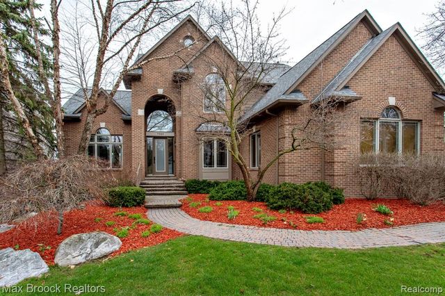 7080 Colony Drive, West Bloomfield, MI 48323
