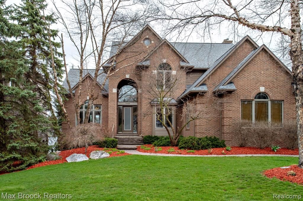 7080 Colony Drive, West Bloomfield, MI 48323
