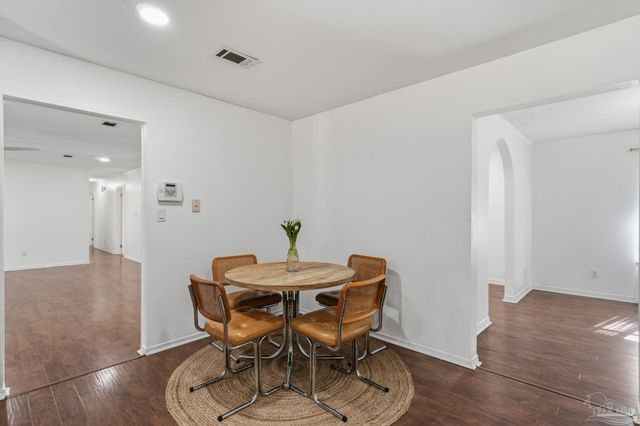 1841 Hollyhill Rd, Pensacola, FL 32526