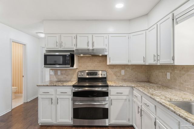 1841 Hollyhill Rd, Pensacola, FL 32526