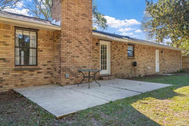 1841 Hollyhill Rd, Pensacola, FL 32526