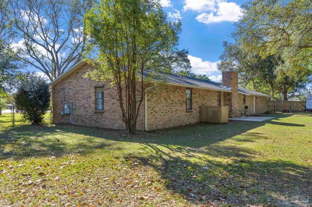 1841 Hollyhill Rd, Pensacola, FL 32526