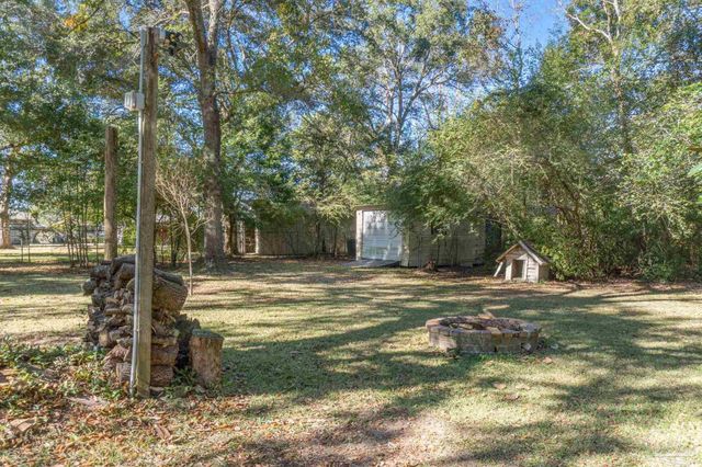 1841 Hollyhill Rd, Pensacola, FL 32526