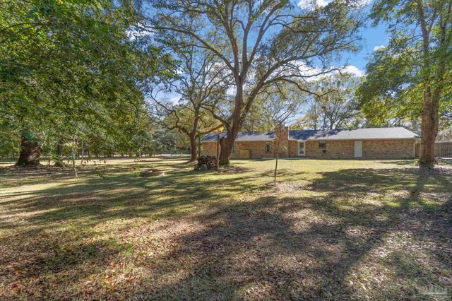 1841 Hollyhill Rd, Pensacola, FL 32526
