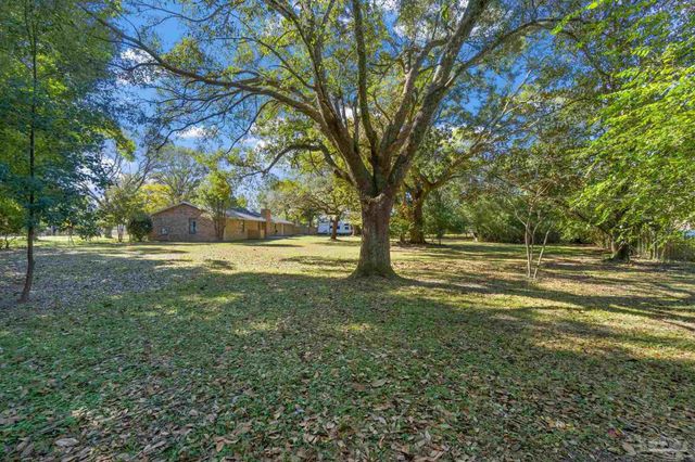 1841 Hollyhill Rd, Pensacola, FL 32526