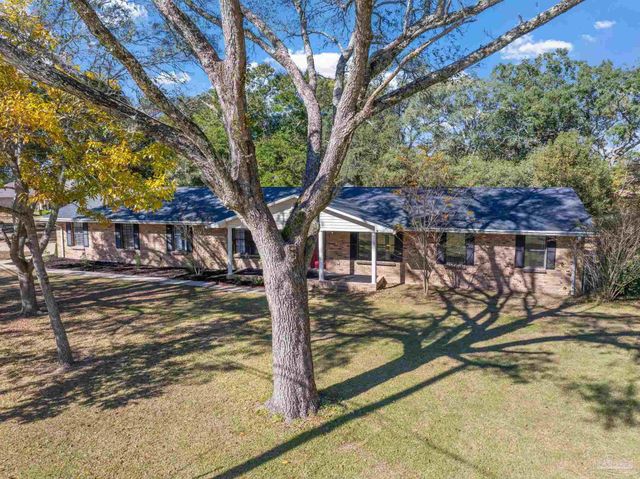 1841 Hollyhill Rd, Pensacola, FL 32526