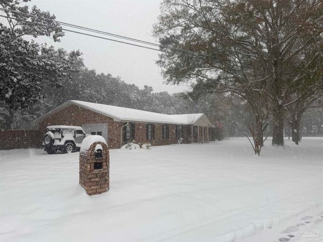 1841 Hollyhill Rd, Pensacola, FL 32526