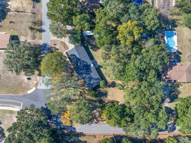 1841 Hollyhill Rd, Pensacola, FL 32526