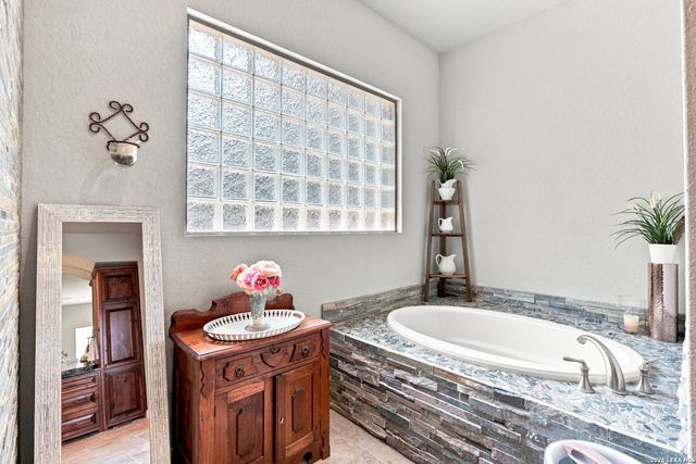 9900 KOPPLIN RD, New Braunfels, TX 78132