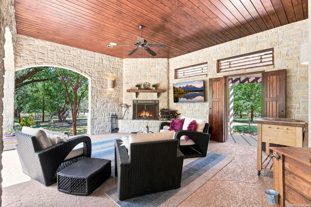 9900 KOPPLIN RD, New Braunfels, TX 78132