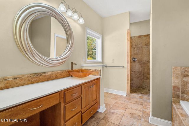 118 Saloli Way, Loudon, TN 37774