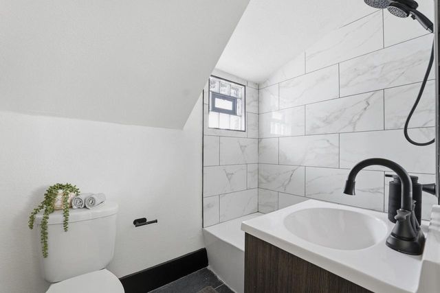 2804 N 38th STREET, Milwaukee, WI 53210