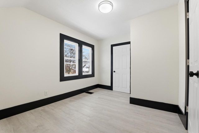 2804 N 38th STREET, Milwaukee, WI 53210