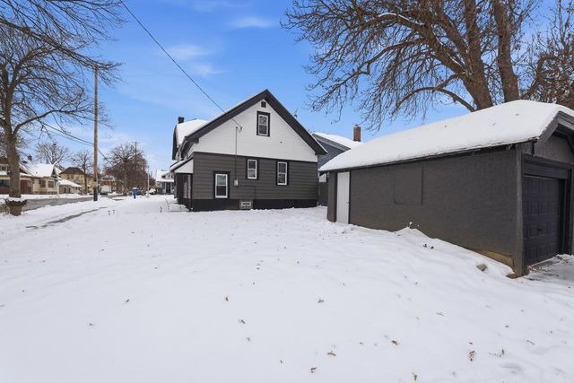 2804 N 38th STREET, Milwaukee, WI 53210