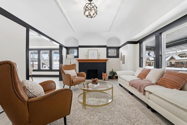 2804 N 38th STREET, Milwaukee, WI 53210