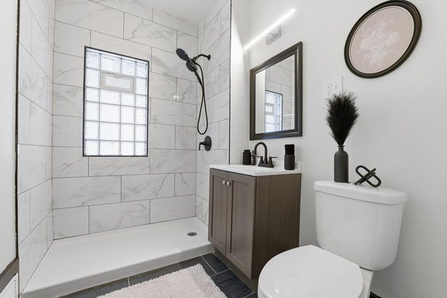 2804 N 38th STREET, Milwaukee, WI 53210