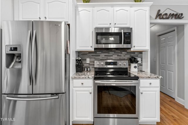 616 Kings Ridge Drive, Blountville, TN 37617