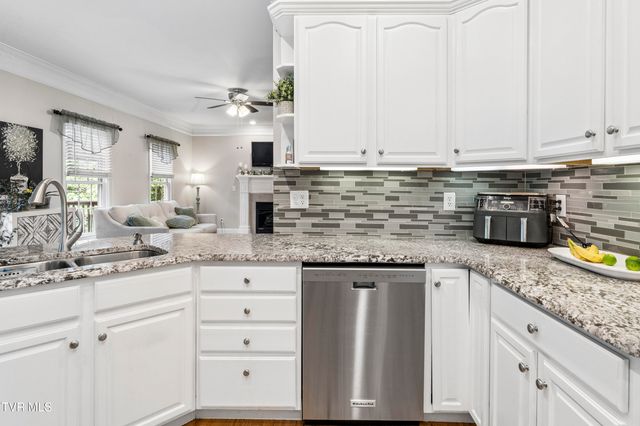 616 Kings Ridge Drive, Blountville, TN 37617