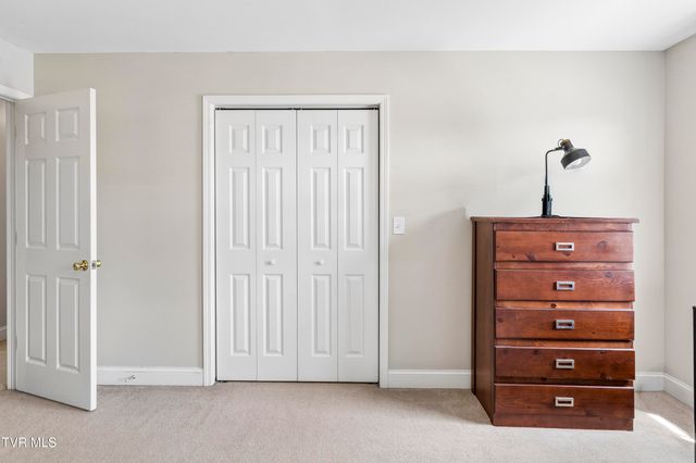 616 Kings Ridge Drive, Blountville, TN 37617