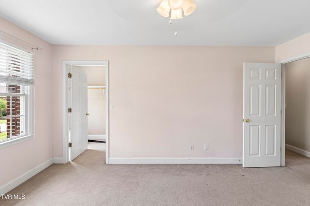 616 Kings Ridge Drive, Blountville, TN 37617