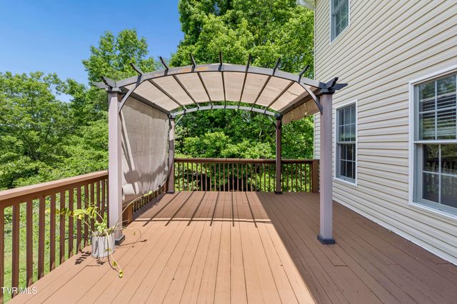 616 Kings Ridge Drive, Blountville, TN 37617