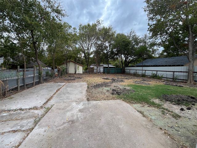 859 Portnoma Lane, Dallas, TX 75217