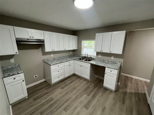 859 Portnoma Lane, Dallas, TX 75217
