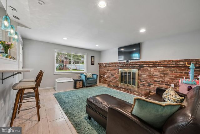 11 BELLOWS LN, Cherry Hill, NJ 08002