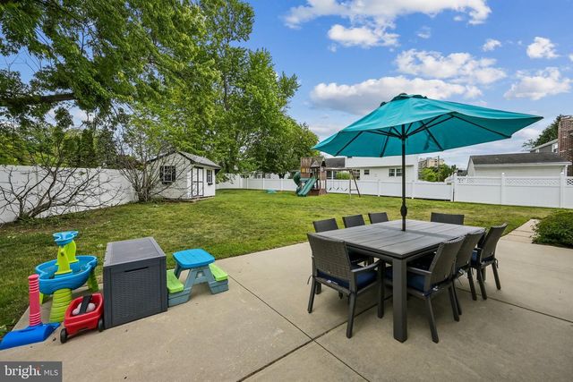 11 BELLOWS LN, Cherry Hill, NJ 08002