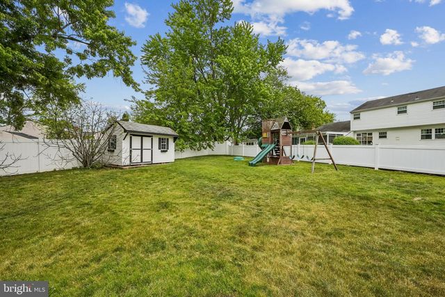11 BELLOWS LN, Cherry Hill, NJ 08002