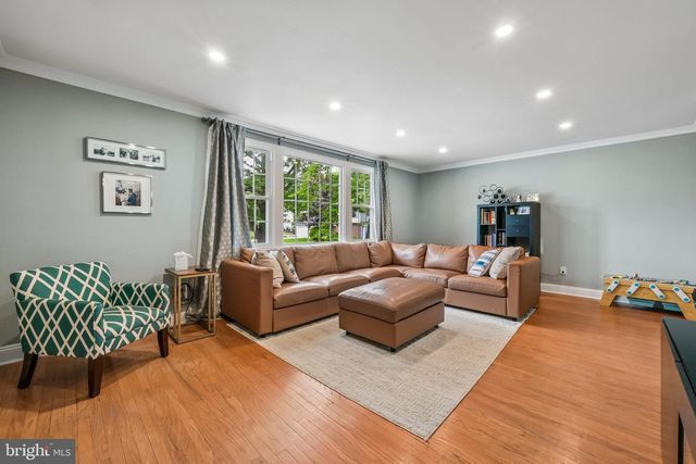 11 BELLOWS LN, Cherry Hill, NJ 08002