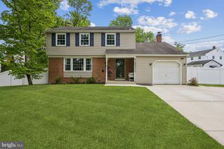 11 BELLOWS LN, Cherry Hill, NJ 08002
