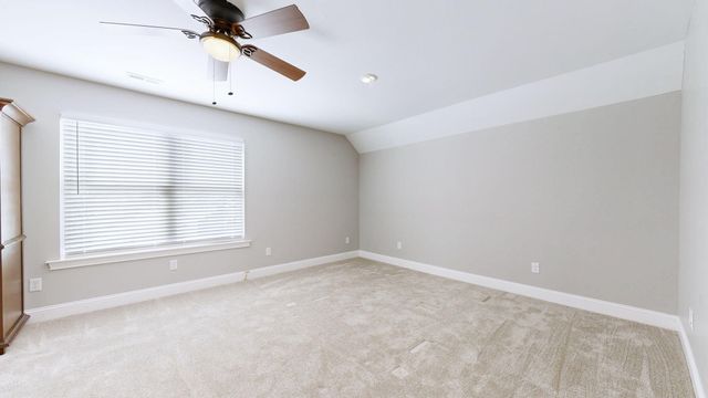 2025 Elmwood Drive, Versailles, KY 40383