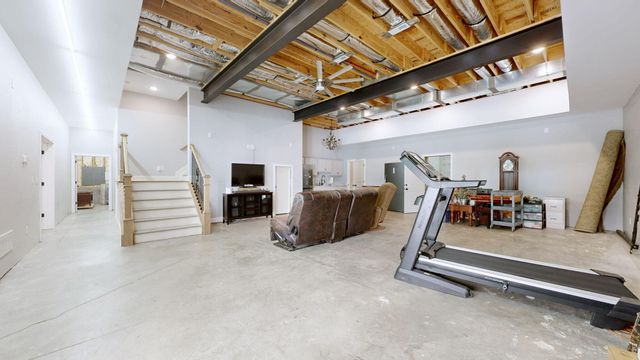 2025 Elmwood Drive, Versailles, KY 40383