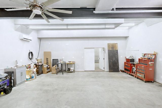 2025 Elmwood Drive, Versailles, KY 40383