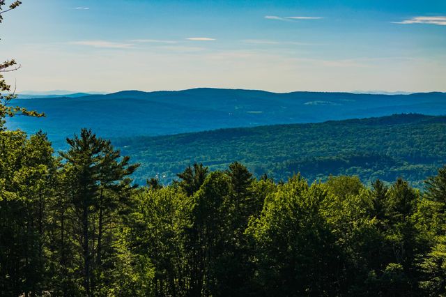 8 Gates Road, Hanover, NH 03755