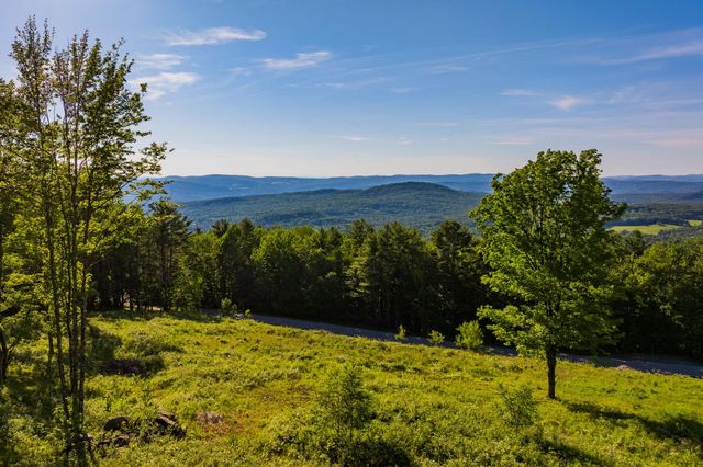 8 Gates Road, Hanover, NH 03755