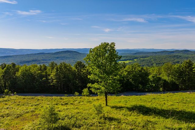 8 Gates Road, Hanover, NH 03755