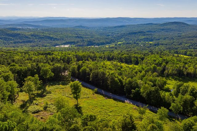 8 Gates Road, Hanover, NH 03755