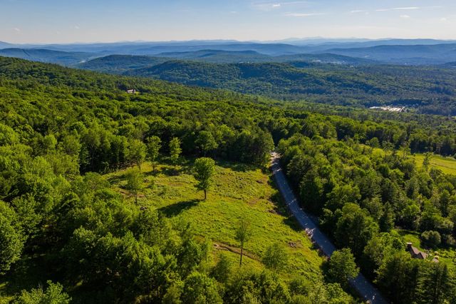 8 Gates Road, Hanover, NH 03755