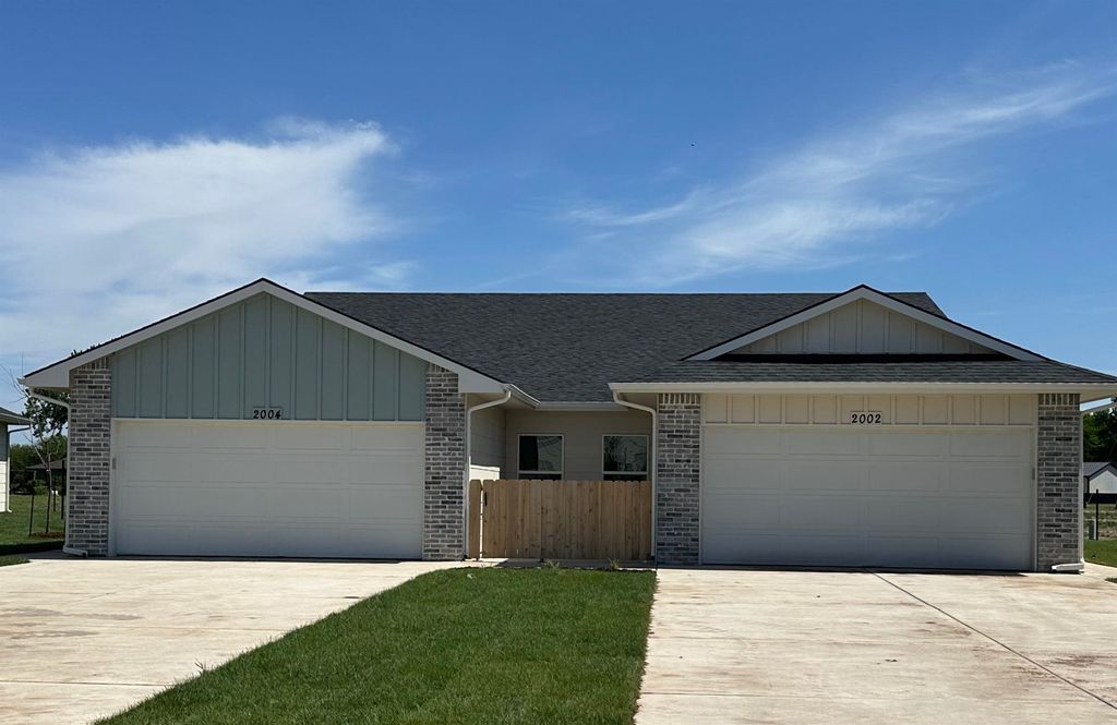2002-2004 N Melody Ln, Goddard, KS 67052